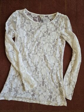 White Lace Long-Sleeve Top